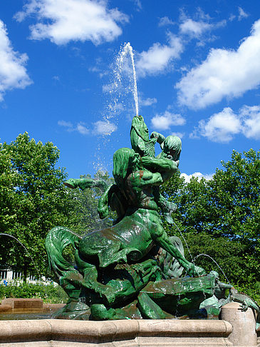 Fotos Brunnen auf dem Platz der Republik | Hamburg