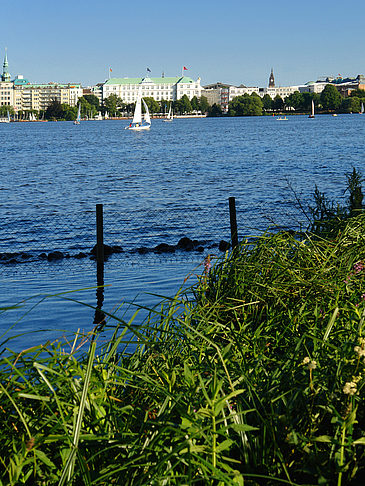 Blick nach Osten von der Außenalster Foto 