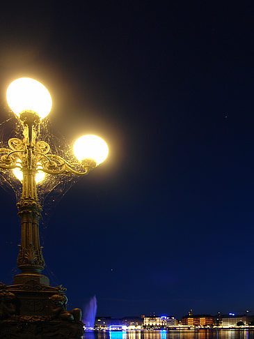 Laterne und Binnenalster Fotos