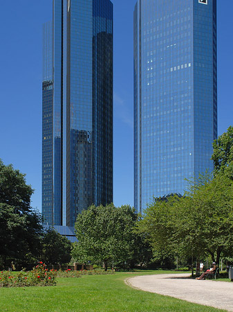 Fotos Deutsche Bank mit Weg | Frankfurt am Main