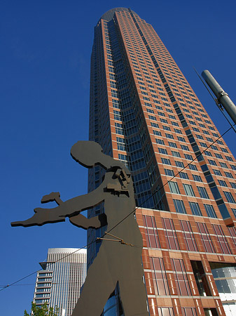 Foto Hammering Man am Fuß der Messe