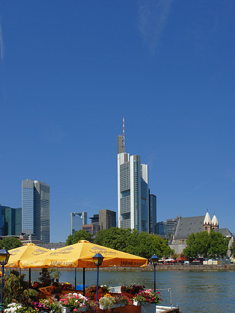 Fotos Skyline von Frankfurt mit Schöfferhofer Weizen | Frankfurt am Main