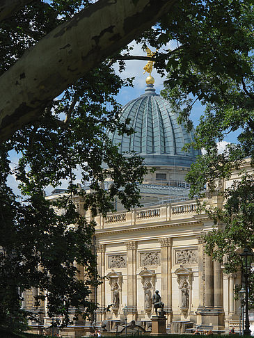 Hochschule für bildende Künste