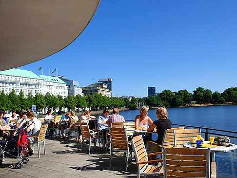 Brunchterrasse auf dem Alster Pavillon Foto 