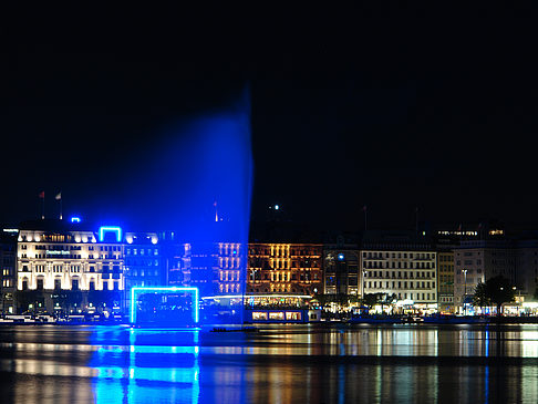 Fontäne auf der Binnenalster Foto 