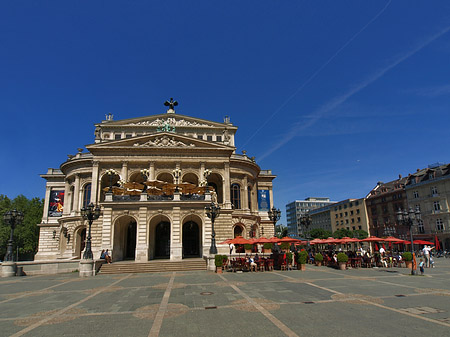 Fotos Alte Oper mit Häusern