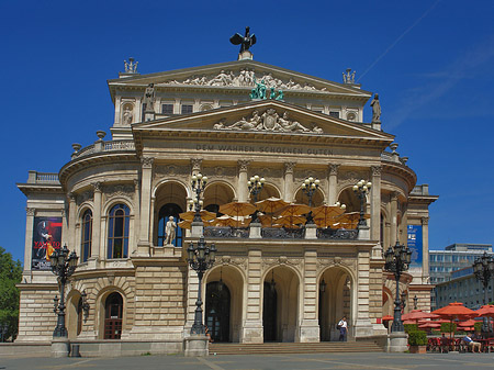 Fotos Alte Oper mit Schirmen | Frankfurt am Main