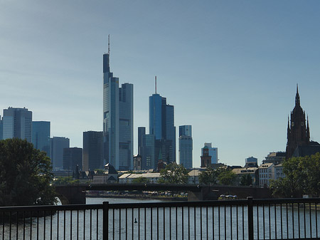 Commerzbank mit Maintower Fotos