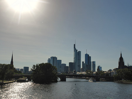 Fotos Skyline von Frankfurt mit Alter Brücke