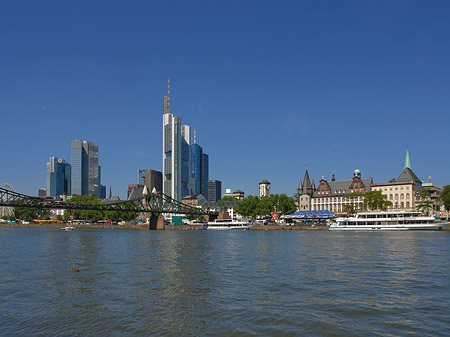 Skyline von Frankfurt mit Saalhof