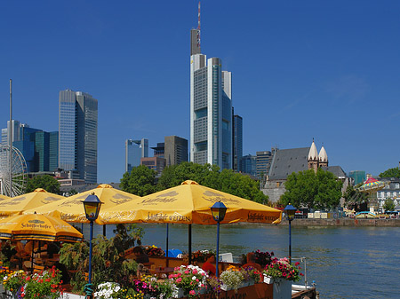 Fotos Skyline von Frankfurt mit Schöfferhofer Weizen | Frankfurt am Main