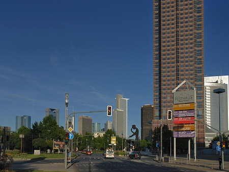 Foto Messeturm auf der Theodor-Heuss-Allee