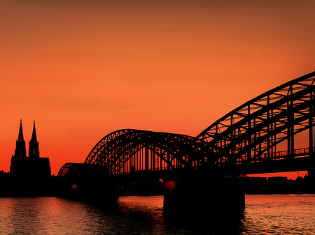 Fotos Kölner Dom hinter der Hohenzollernbrücke | Köln