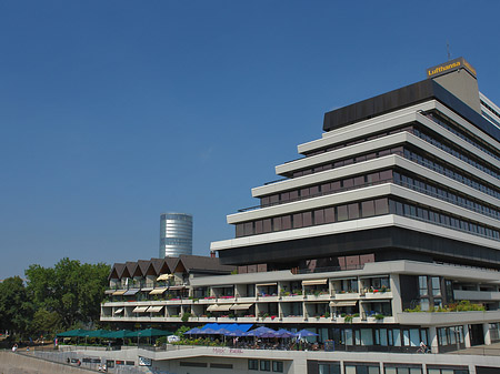 Foto Lufthansa vor Triangelturm