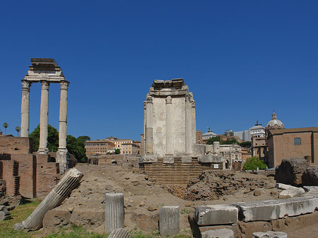 Foto Dioskuren und Vesta Tempel