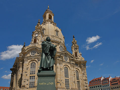 Frauenkirche und Lutherdenkmal Foto 